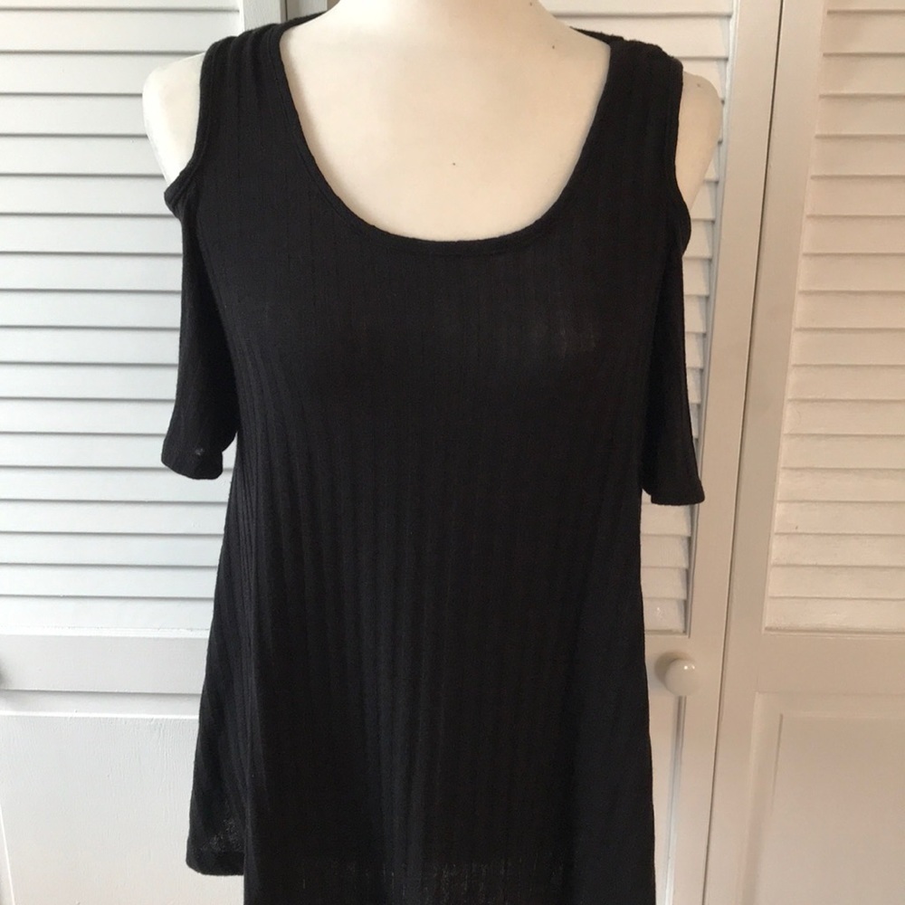 Bobeau Cold Shoulder Black Ribbed Top Size Small - Picture 2 of 5